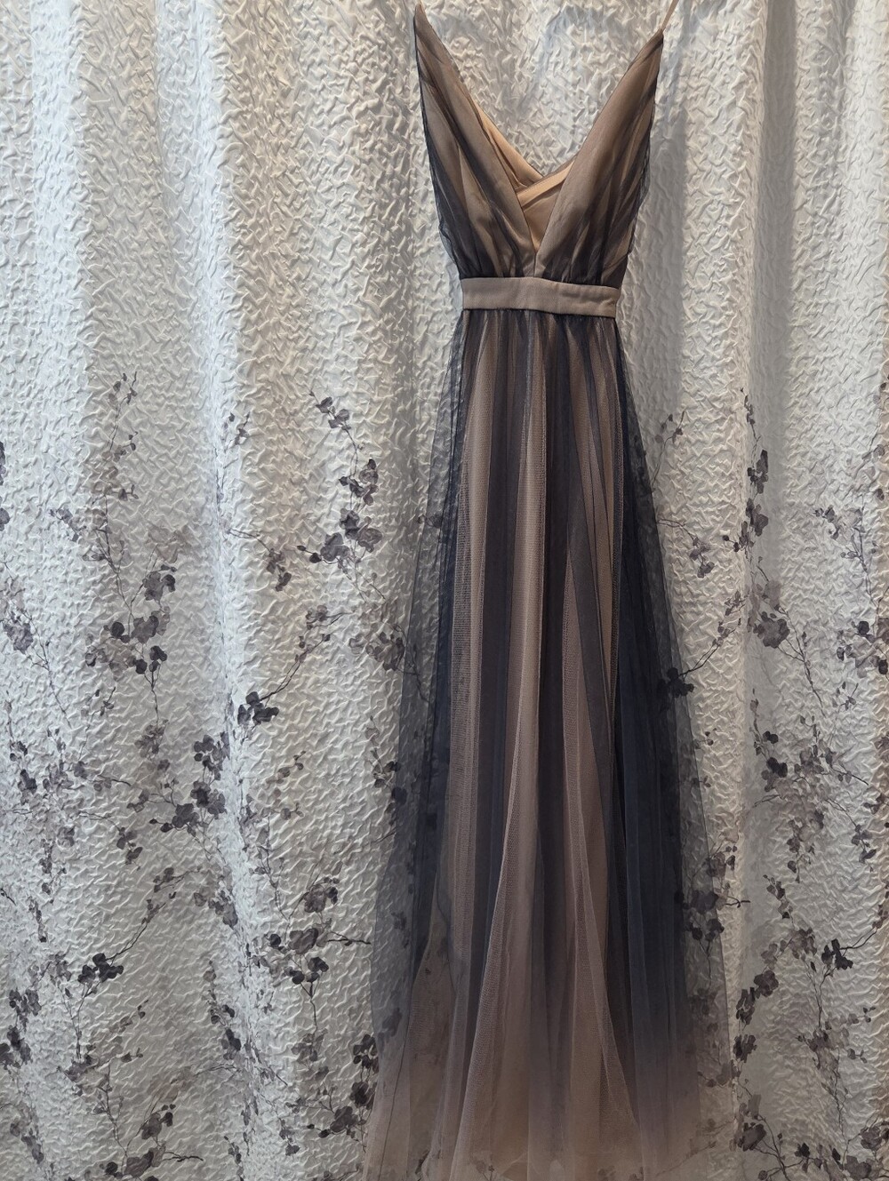 Maniju Elegant V-Neck Tulle Evening /Prom Gown in Taupe and Navy - Picture 5 of 13